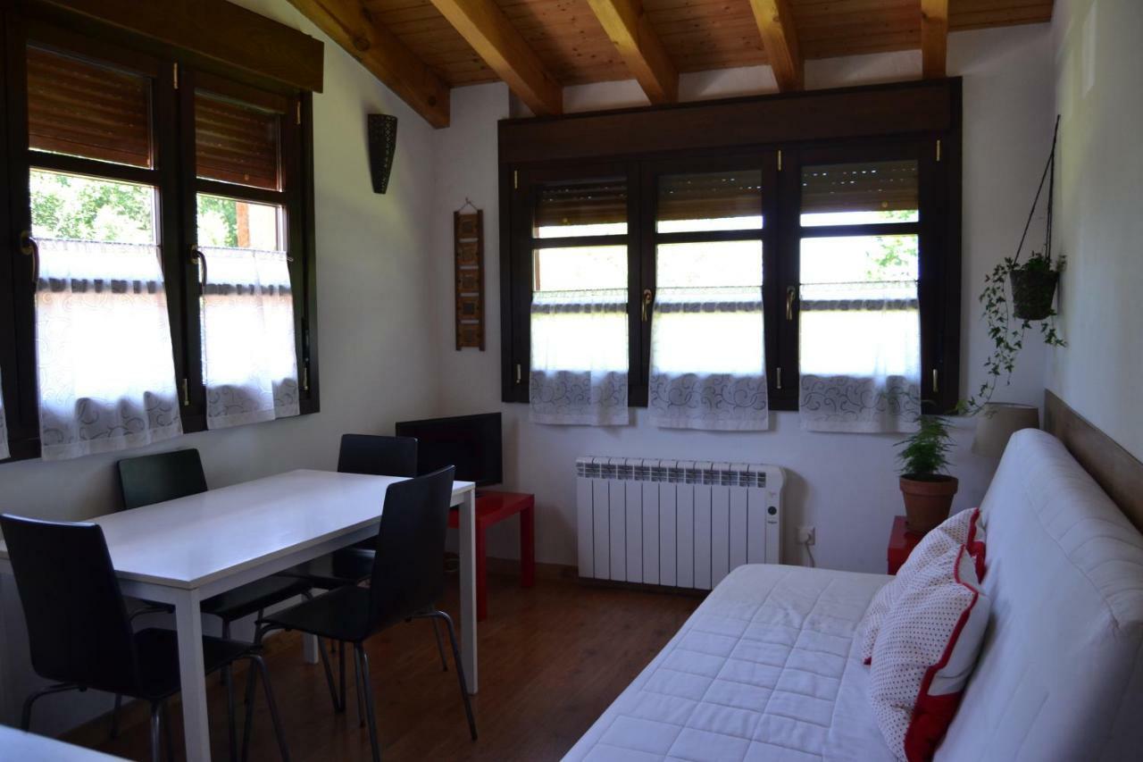 Apartamentos Rurales La Cirigueena Oles Luaran gambar